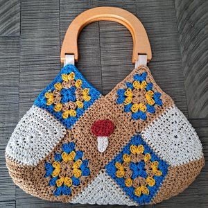 MUSHROOM/VINTAGE STYLE CROCHET/WOOD HANDLE/PURSE/BAG/FUN/WOMEN/JUNIOR